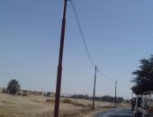 تركيب 70 عامود إنارة ومحول كهرباء بالطريق السياحي بديرمواس المنيا