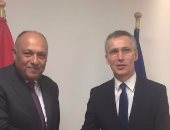 سامح شكرى يبحث مع سكرتير عام حلف "الناتو" الأوضاع فى ليبيا 