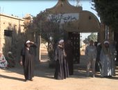 بالفيديو والصور.. أهالى قوص يشيعون جنازة 4 من ضحايا غرق السيارة فى حادث عبارة قنا