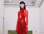بالصور.. الأحمر فقط عنوان أحدث مجموعات دار أزياء Givenchy