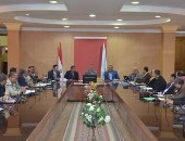 محافظ كفر الشيخ يطالب بتكثيف الرقابة على الأسواق وضبط الأسعار