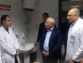 محافظ بورسعيد يتابع سير العمل بمستشفى النساء والولادة 