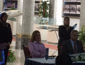 مصر للطيران تكرم يسرا على مشوارها الفنى فى خدمة قضايا المرأة والمجتمع