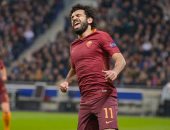 بالفيديو.. صلاح يسجل فى تقدم روما على ليون 2 - 1 بالشوط الأول