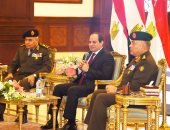 السيسي يلتقى قادة وضباط وجنود القوات المسلحة.. ويؤكد: مصر لا تنسى شهداءها