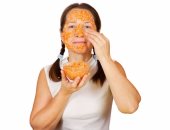 قناع "خشب الصندل والليمون" يخلصك من جفاف البشرة ويعيد حيويتها ونضارتها