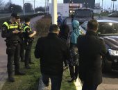 بالفيديو والصور.. احتجاز وزير الأسرة التركية فى روتردام الهولندية