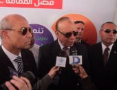 محافظ القاهرة يكافئ مدير مدرسة خلال زيارته المفاجئة لأحياء البساتين وطره