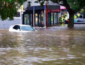 الأمطار تهدد الغرب الأوسط الأمريكى والفيضانات تجبر المئات على النزوح 