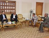 بالفيديو والصور .. محافظ أسيوط يعلن اجراءات صارمة استعدادا لموسم حصاد القمح