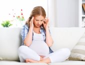 أسباب الصداع عند الحامل وطرق التعامل معه