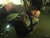 بالصورة.. الآثار  تنفذ تجربة لانتشال تمثال رمسيس الثانى فى المطرية