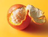 4 وصفات طبيعية بقشر البرتقال للعناية بالبشرة.. "يخلصك من الرؤوس السوداء"