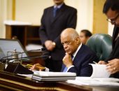 وزير الطيران يشكل لجنة للتحقيق فى أسباب تأخر إقلاع طائرة رئيس البرلمان