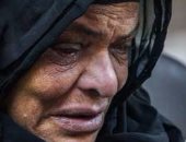 بالفيديو والصور.. "فوزية فى سجن الفقر".. تنفيذ الأحكام تطارد عجوز كفيفة ومصابة بالشلل والجلطات بسبب 16 ألف جنيه ديون .. الهم يكسر ظهرها والحريق يأكل "عفش" نجلتها..ومازال لديها أمل فى الله 