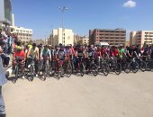 البيئة تدرس برنامج لتأجير "الدراجات" لطلاب وأعضاء هيئة تدريس جامعة الفيوم