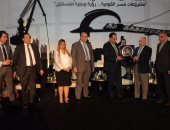 "اتحاد المقاولين" يكرم وزير الإسكان فى مؤتمر "بناة مصر"