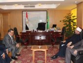 بالصور.. محافظ الفيوم يستقبل وزير الأوقاف ويجتمعان بأئمة المساجد