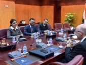 وزيرة الاستثمار تبحث مع عضو البرلمان الألمانى زيادة التعاون المشترك