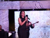 بالصور.. أميرة رضا وفرق توشكى وأسوان يمتعون جمهور مهرجان الأقصر للسينما