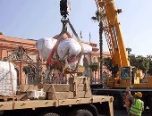بالصور.. المشرف على نقل رمسيس الثانى: التمثال الملكى وضع بحديقة المتحف المصرى بسلام