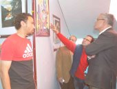 بالصور..محافظ المنيا يفتتح المعرض الدائم للفنون التشكيلة بمركز شباب المدينة