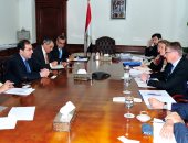 وزير البترول يلتقى السفير الجديد للاتحاد الأوروبى ويستعرض التحول لمركز إقليمى