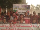 بالفيديو والصور .. محافظ الوادى الجديد يشارك فى مسيرة بيت العيلة المصرية بالداخلة 