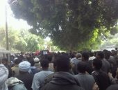 بالصور.. الآلاف يشيعون جثمان الشهيد عبادى بمدينة إسنا بمحافظة الأقصر
