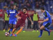 "الكوريرى" الإيطالية تختار محمد صلاح أفضل لاعبى روما أمام ساسولو