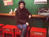 سلمى قدمت فى مسابقة عشان تسفر ماما باريس فى عيد الأم.. ساعدوها ولو "بلايك"