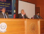 محافظ السويس: استخراج وتسليم 2325 بطاقة تموين ذكية للأهالى