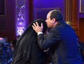 أهم 10 بوستات اليوم.. الرئيس السيسي يوجه تحية وتقدير للمرأة المصرية فى عيد الأم