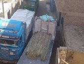 مرور السيارات الثقيلة بشوارع قرية الرحمانية فى المنيا يهدد المنازل بالانهيار