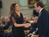 أنغام تنشر صور مصافحة الرئيس لها خلال احتفالية "المرأة المصرية"
