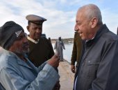 بالفيديو والصور..محافظ أسوان يضبط 101 مركب صيد مخالف لوقف الصيد ببحيرة ناصر