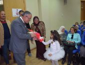 بالصور .. محافظ المنيا يكرم الطلاب الفائزين في مسابقة القصة القصيرة والشعر