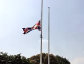 سفارة بريطانيا بالقاهرة تنكس الأعلام حدادا على ضحايا "ويستمنستر" فى لندن