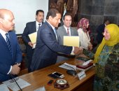محافظ الغربية يكرم 29 من الامهات المثاليات