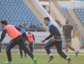 بالصور.. شكرى نجيب يشارك في تدريبات الإسماعيلى الجماعية