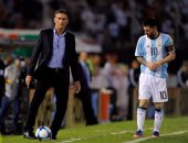 مدرب الأرجنتين السابق: رئيس الاتحاد لا يفقه شيئاً فى كرة القدم