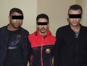 القبض على عاطلين لاتهامهما بسرقة "توك توك" تحت تهديد السلاح بالمطرية 
