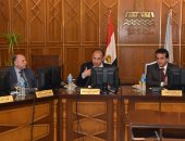 محافظ الاسكندرية يبحث تطوير المناطق الفقيرة مع بنك الاستثمار الاوروبى 