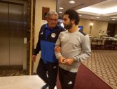 محمد صلاح ينضم للمنتخب بعد تلقيه العزاء فى والد زوجته