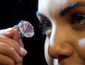 الغرفة التجارية تتلقى خطابا من مركز بومباى للمشاركة بمعرض مجوهرات