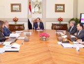 السيسي يستعرض مشروع الموازنة ويشدد على دعم السلع والتوسع ببرامج الدعم النقدى