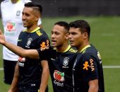 مدافع سان جيرمان يتحدث عن ريمونتادا برشلونة من معسكر البرازيل