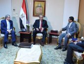 رئيس الوزراء يلتقى السفير الهندى بالقاهرة لبحث سبل التعاون المشترك