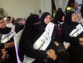 بالفيديو والصور.. محافظ بورسعيد يكرم الأمهات المثاليات فى احتفالية عيد الأم