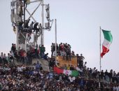 بالفيديو والصور.. 100 ألف مشجع يرجون مدرجات إيران أمام الصين